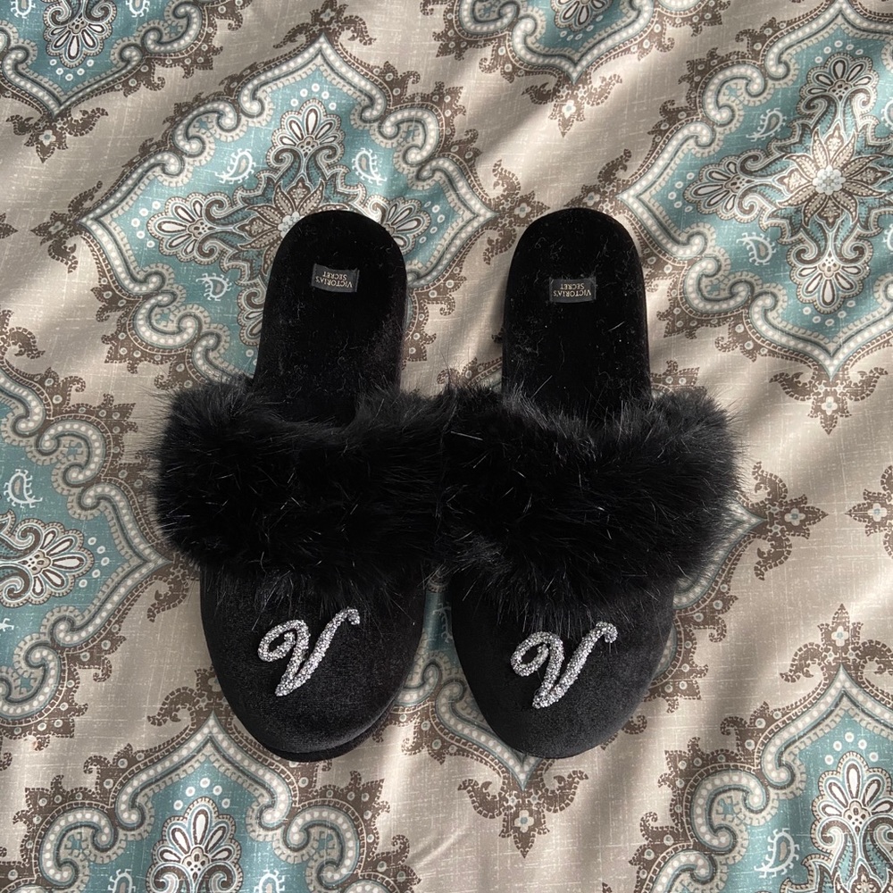 Victoria’s Secret slippers. Size large.